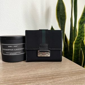 💚 AUTHENTIC Gucci Sherry Line Bifold Wallet 🖤